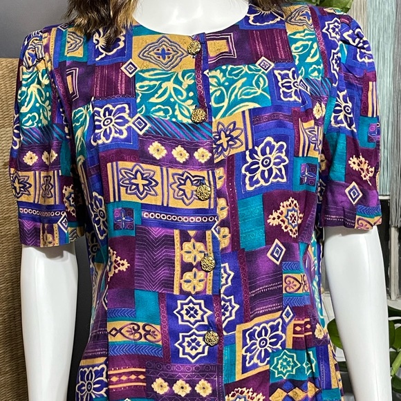 Vibrant Vintage Button-up Dress - Picture 6 of 10